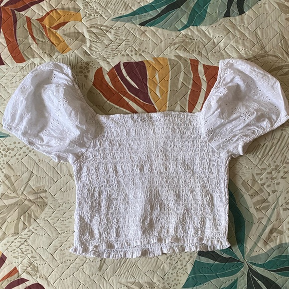 White small blouse - Picture 3 of 3